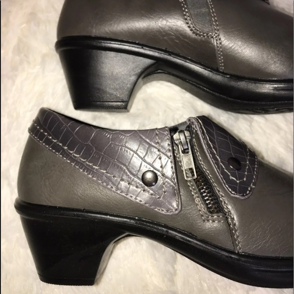 Easy Street Women's Darcy Boot, Gray, Size 9.5 W - Picture 4 of 7